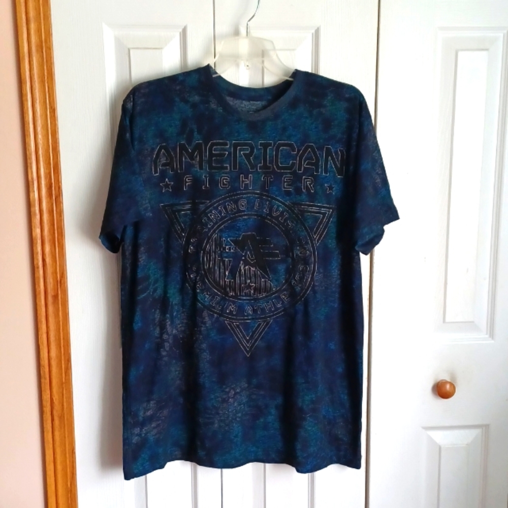 Men american fighter tee with detail on front and back...xl